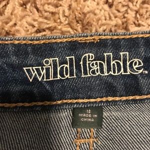 High-waisted mom jeans